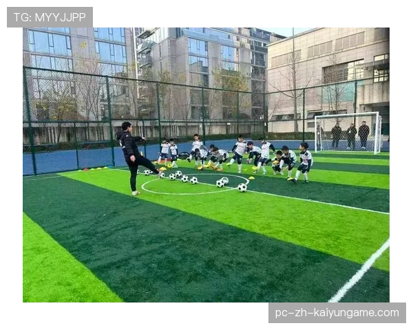 俱乐部举办足球技能工作坊 培养少年兴趣，足球培训项目简介